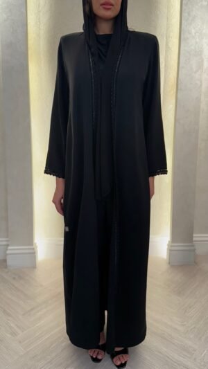 Alternative view of Abaya