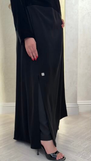 Alternative view of Half velvet abaya