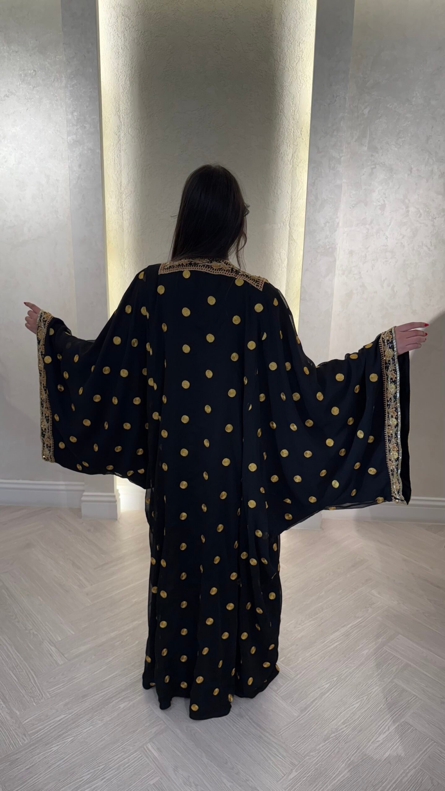 Dots on dots - Image 4