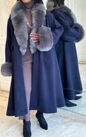 Alternative view of Fur coat